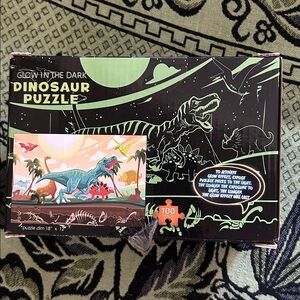 Glow in the Dark Dinosaur Puzzle - 100 Pieces